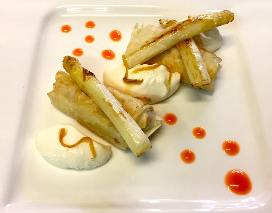 Yufkaröllchen mit Spargel und Zitronencreme.jpg