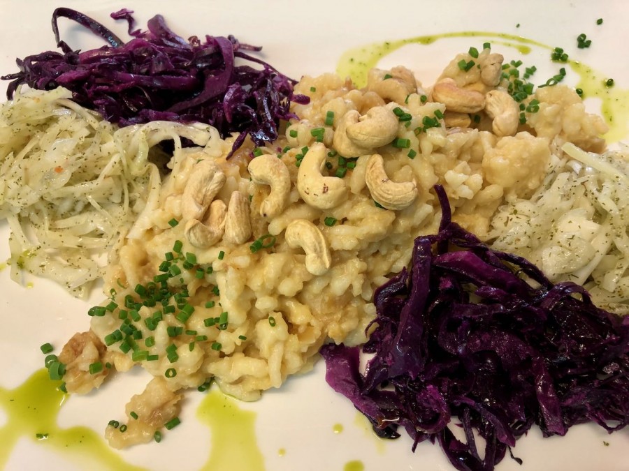 Cashew-Käsespätzle mit zweierlei Krautsalat.jpeg